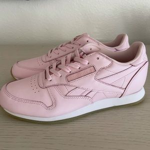 Reebok classic pink leather sneakers new in box